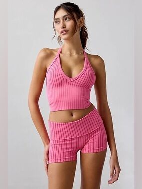 🎀Pink Ribbed Halter Crop Top & Shorts Lounge Set M/L fits small/XS never worn!🎀